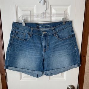 Mid-rise Light Blue Denim Shorts